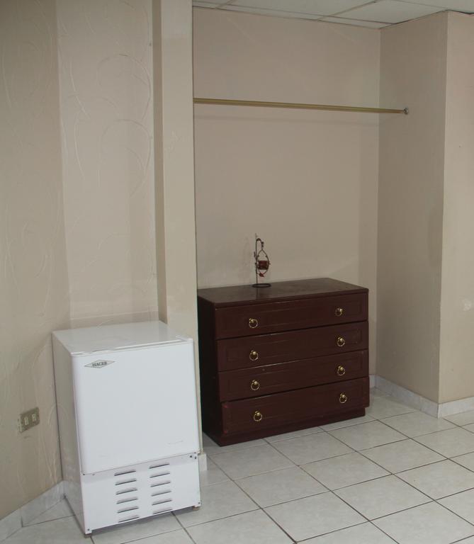 Hotel La Torre Guayaquil Szoba fotó
