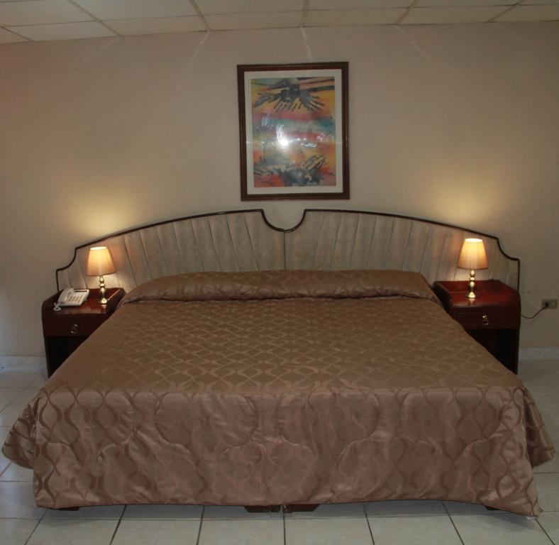 Hotel La Torre Guayaquil Szoba fotó