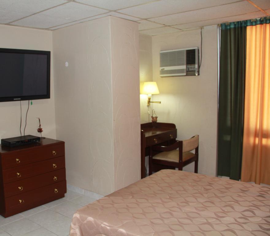 Hotel La Torre Guayaquil Szoba fotó