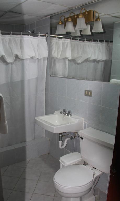 Hotel La Torre Guayaquil Szoba fotó