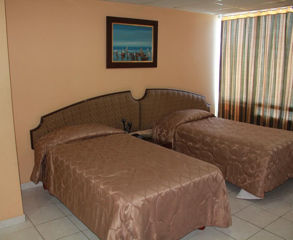 Hotel La Torre Guayaquil Szoba fotó