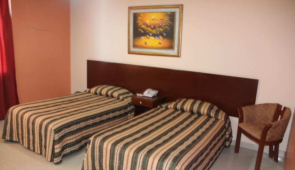 Hotel La Torre Guayaquil Szoba fotó