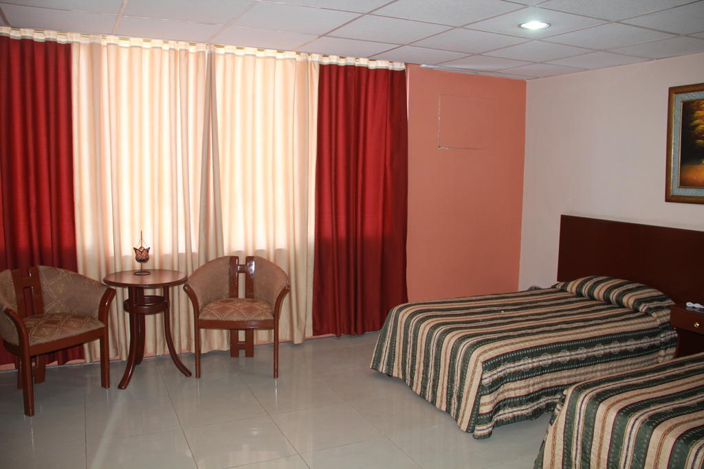 Hotel La Torre Guayaquil Szoba fotó