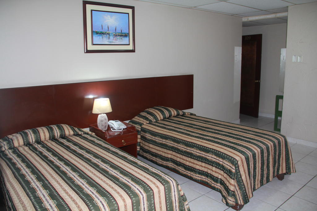 Hotel La Torre Guayaquil Szoba fotó